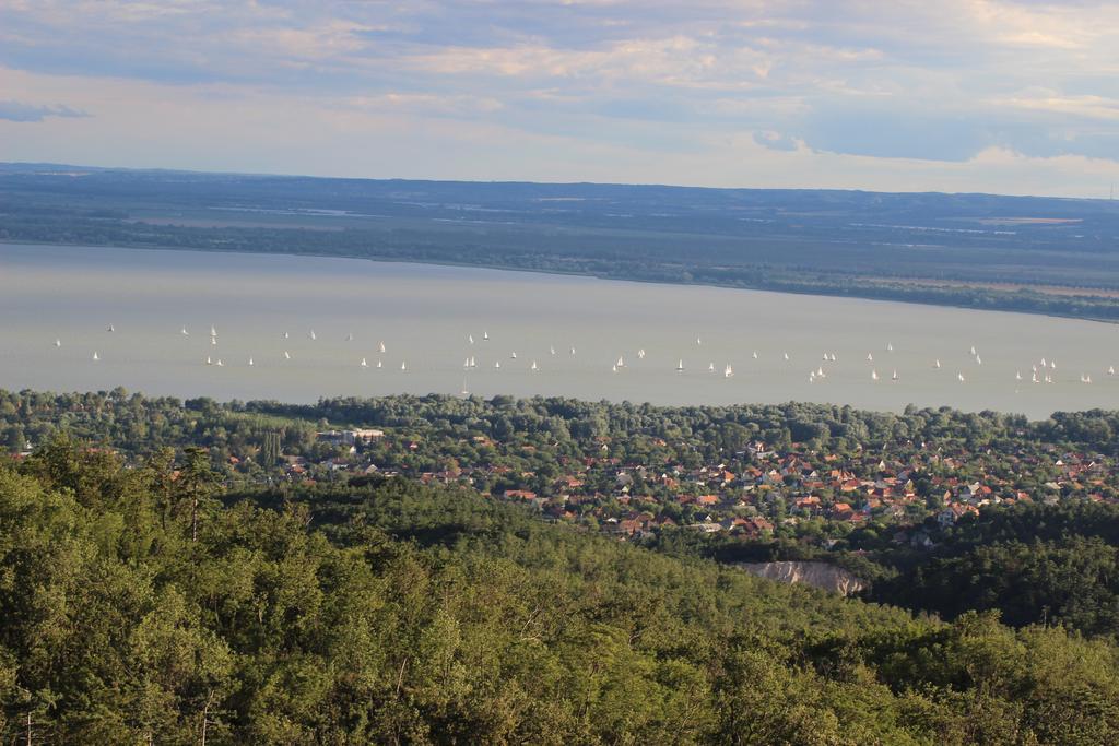 Balaton White House Hotel Vonyarcvashegy Exterior photo