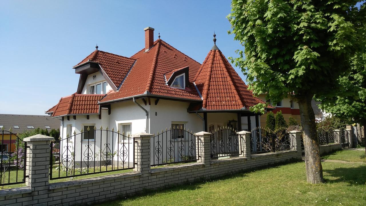 Balaton White House Hotel Vonyarcvashegy Exterior photo