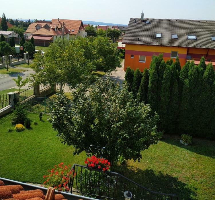 Balaton White House Hotel Vonyarcvashegy Exterior photo